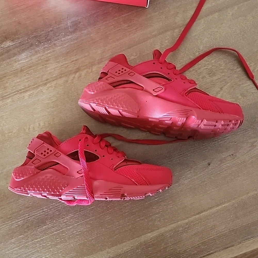 Nike Air Huarache Triple Red GS 4Y Youth Sneakers Women's 5.5 EUC